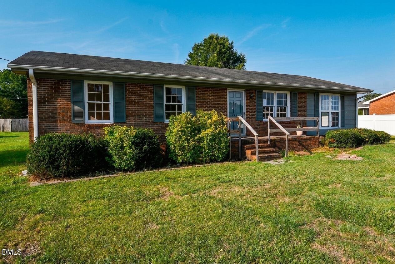 B St, Erwin, NC 28339