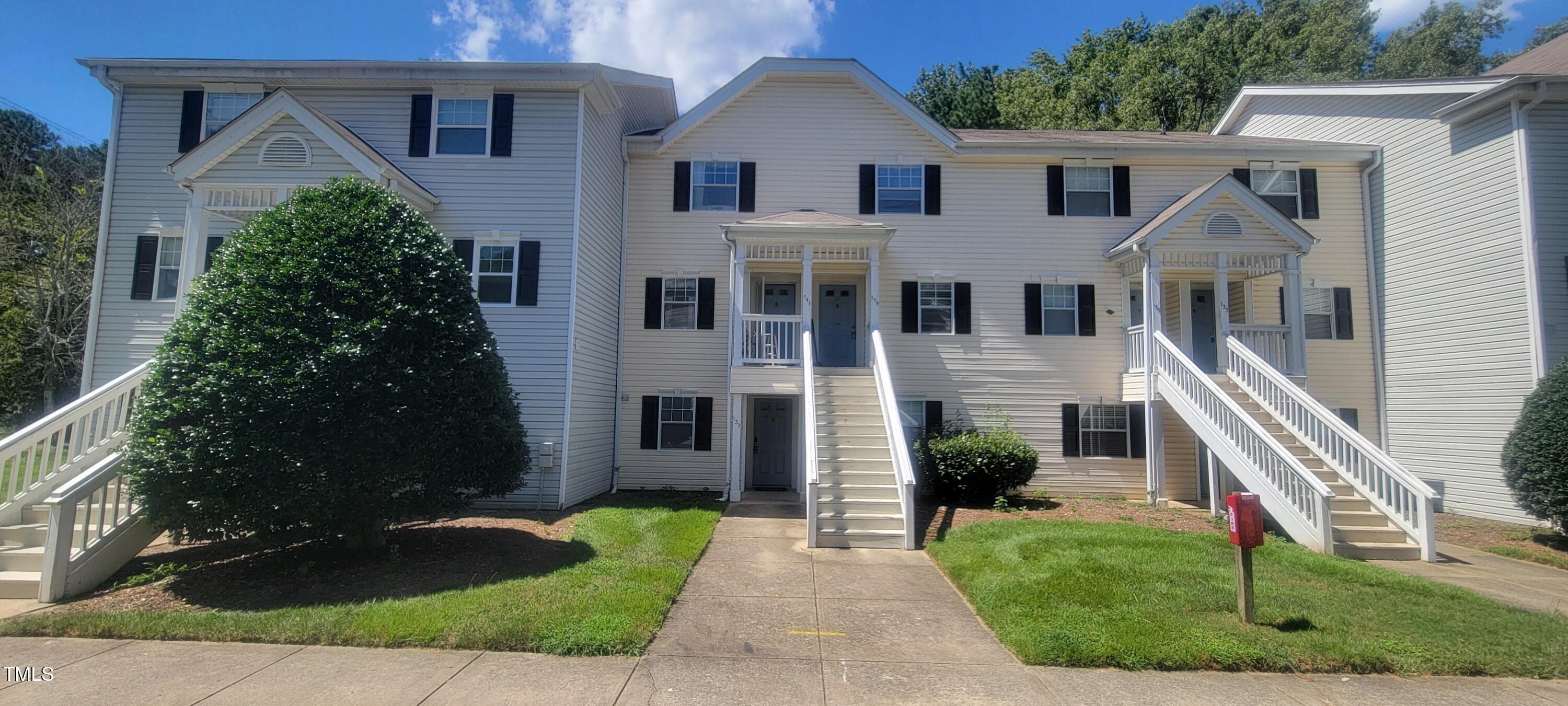 Kingsbury Dr, Chapel Hill, NC 27514