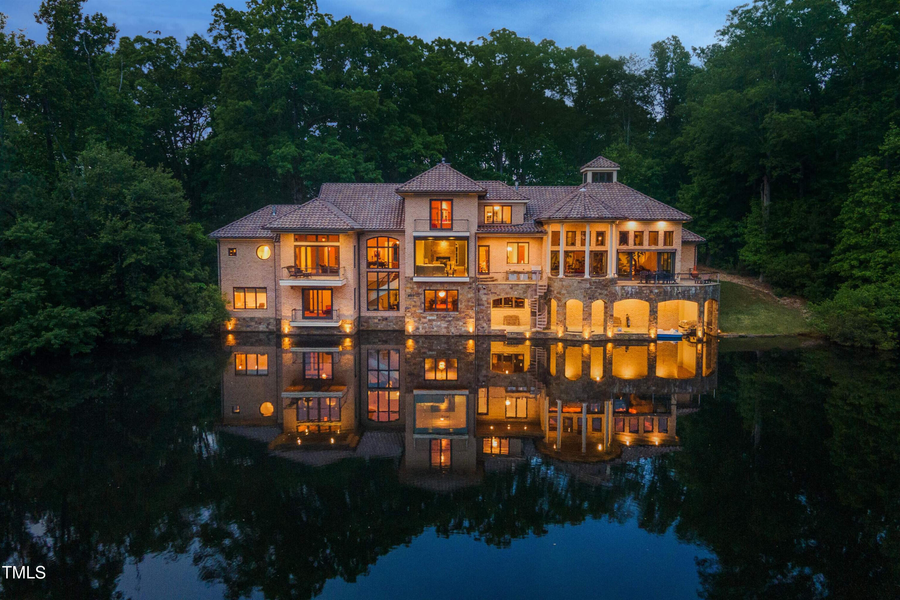 Anna Lake Ln, Cary, NC 27513