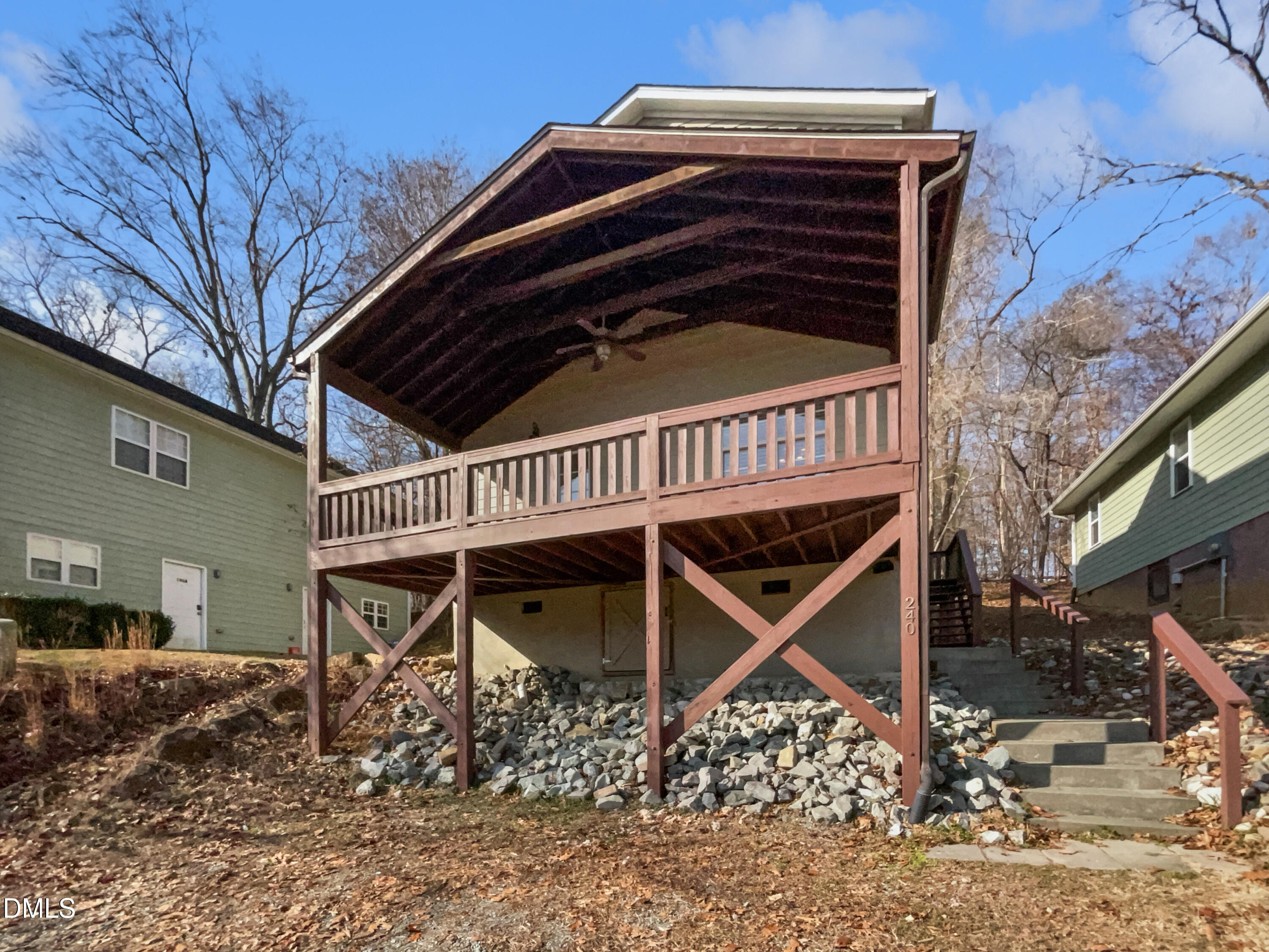 Jay St, Chapel Hill, NC 27516