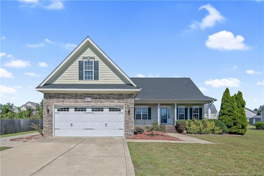 Holloman Dr, Fayetteville, NC 28312