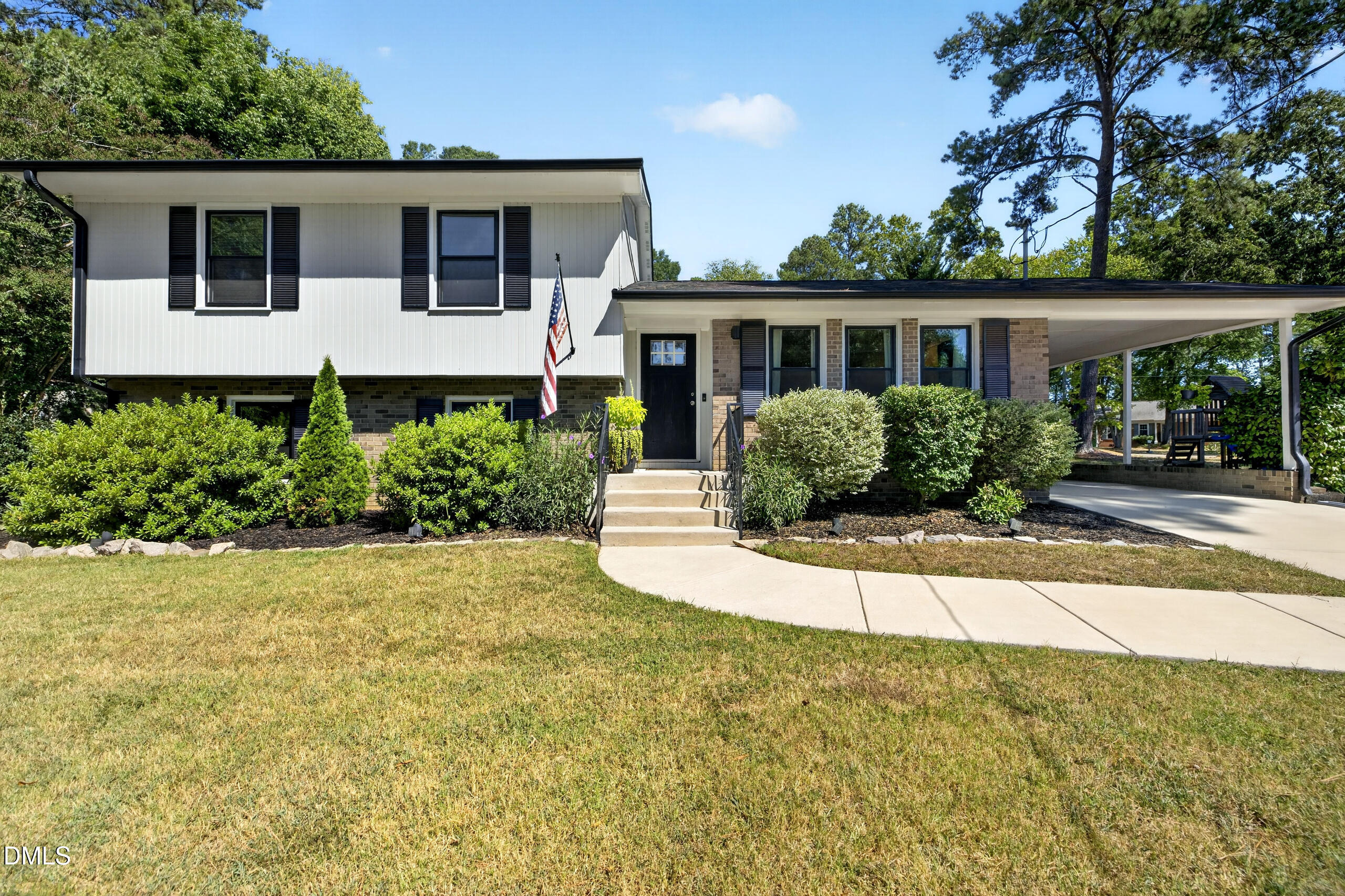 Maple Ave, Apex, NC 27502