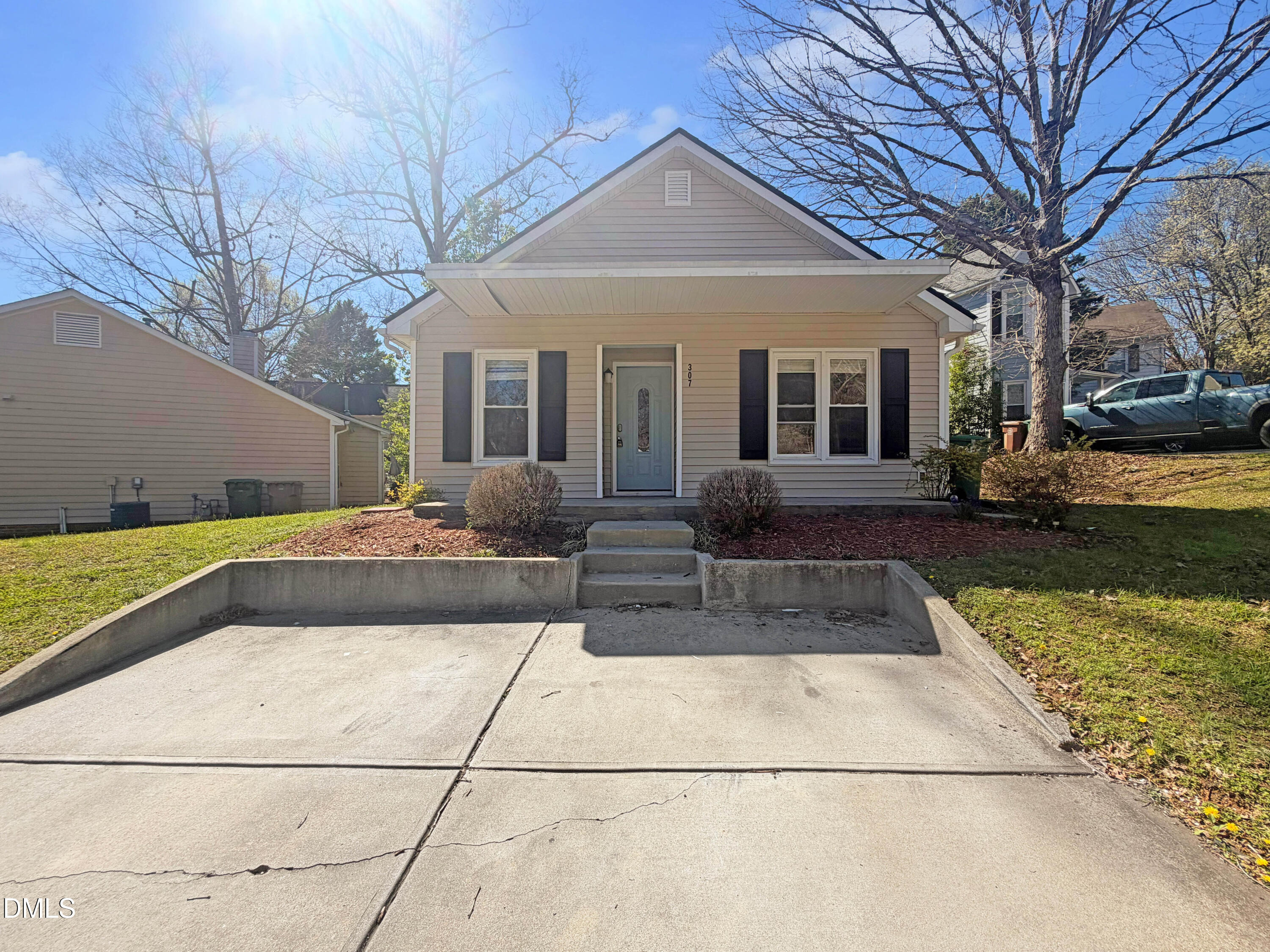 Wax Myrtle Ct, Cary, NC 27513