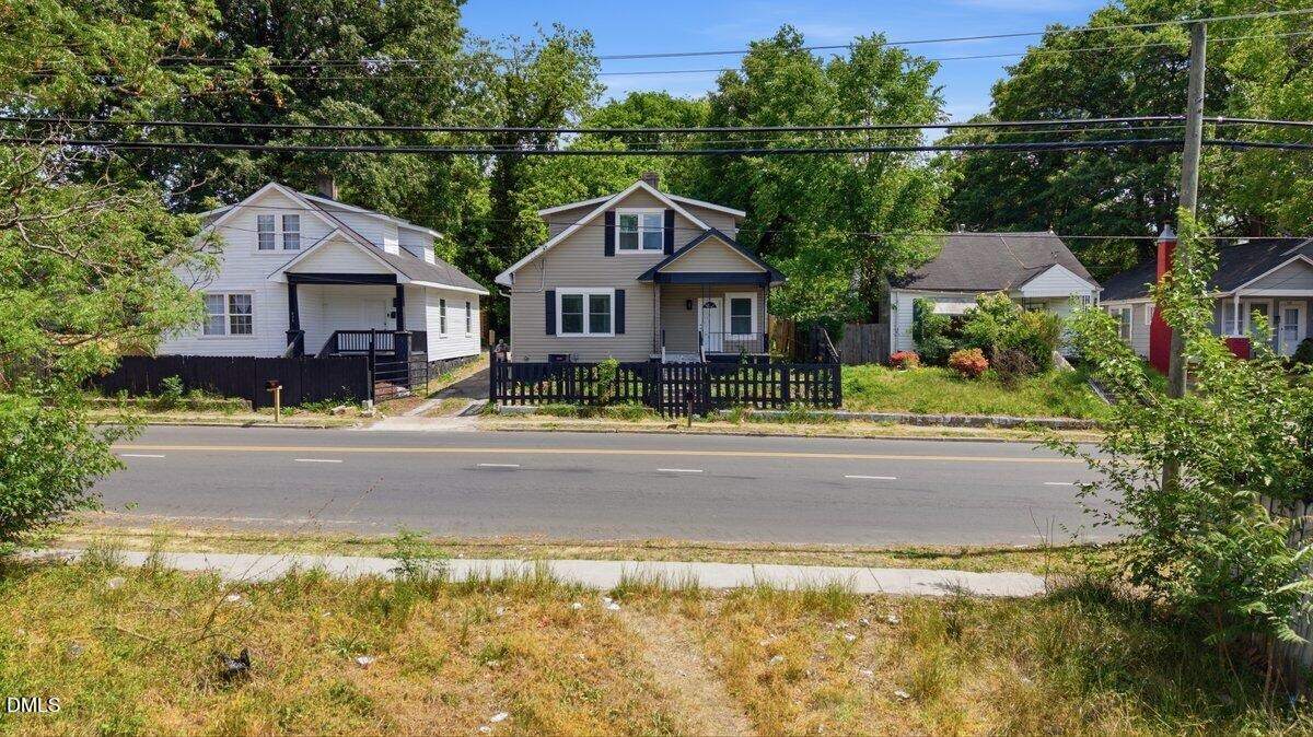Chestnut St, Henderson, NC 27536