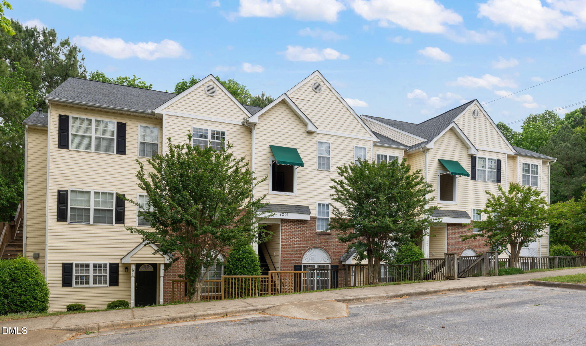 Mountain Mist Ct, Raleigh, NC 27603