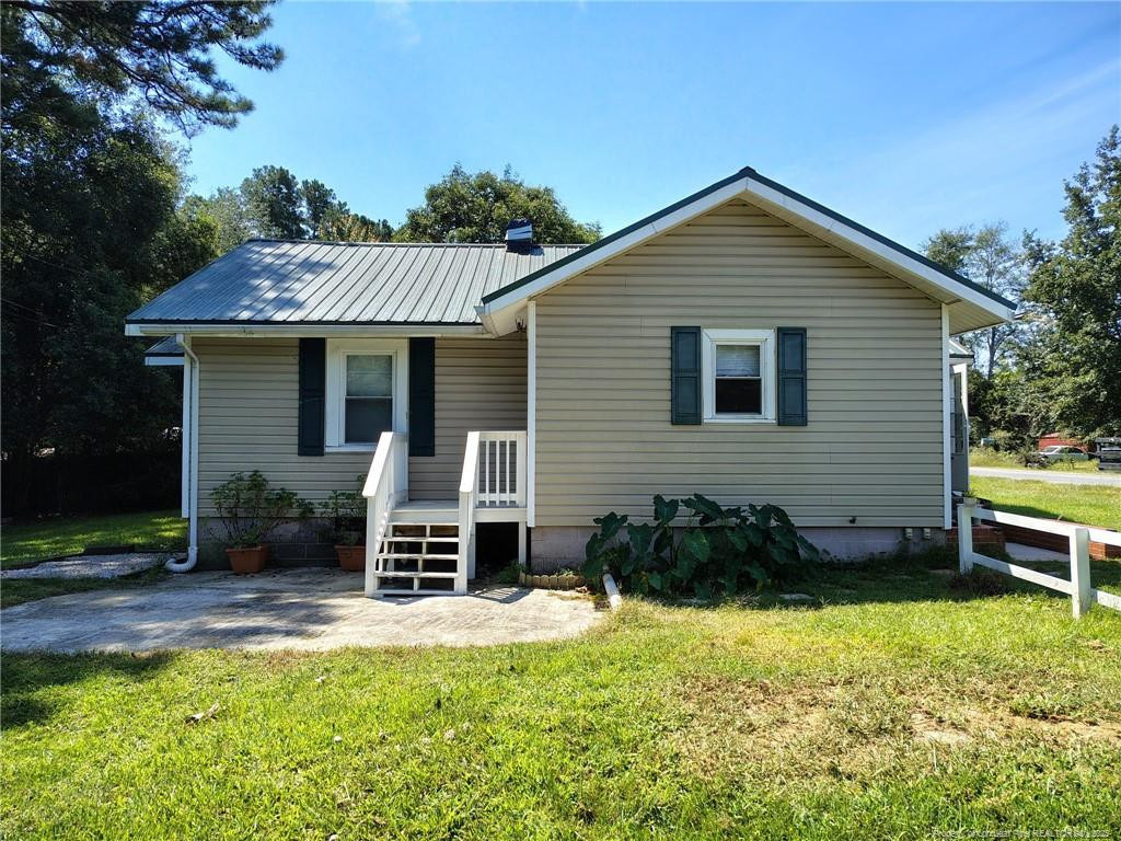 Close St, Laurel Hill, NC 28351