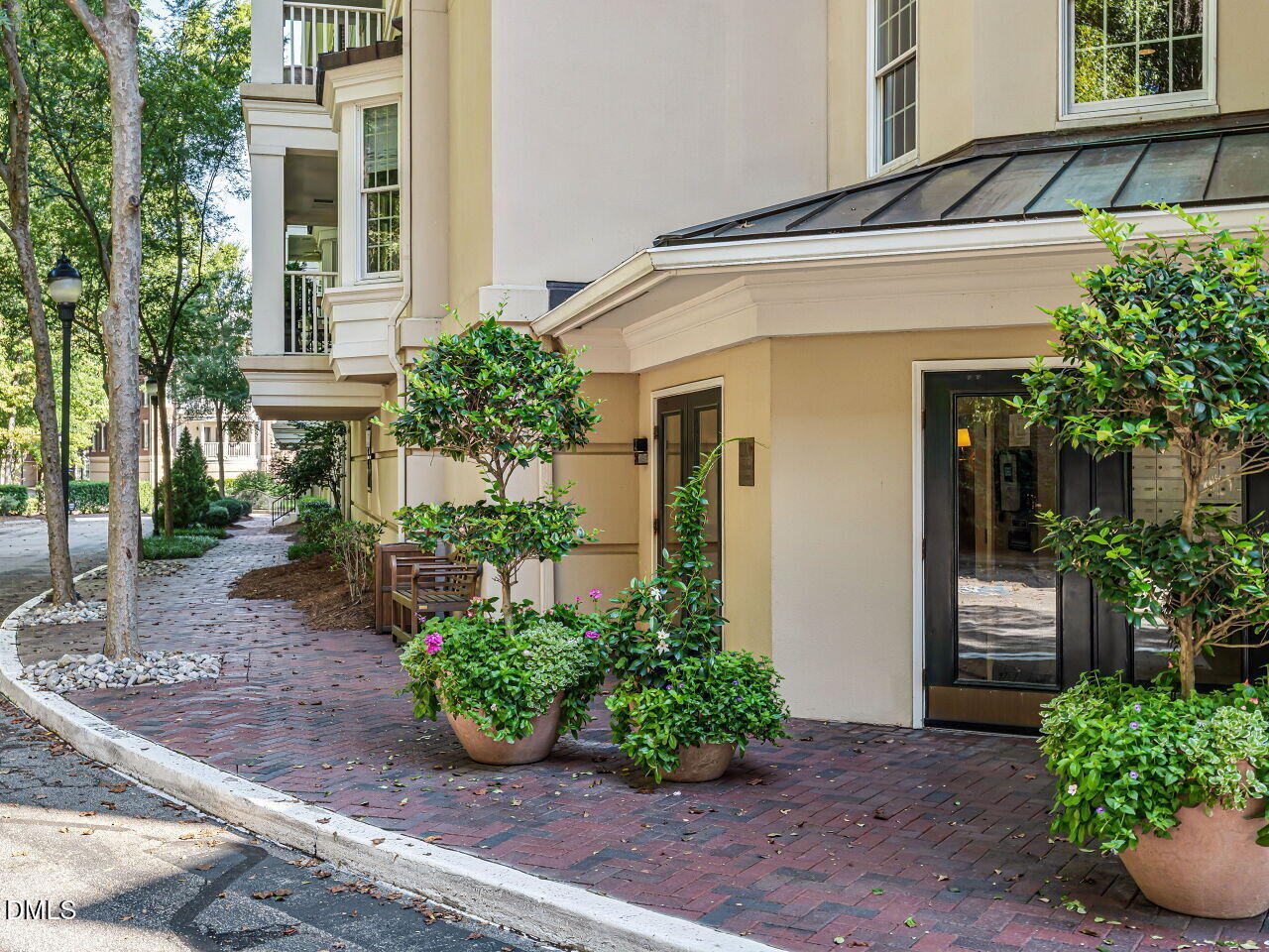Glenwood Gardens Ln, Raleigh, NC 27608