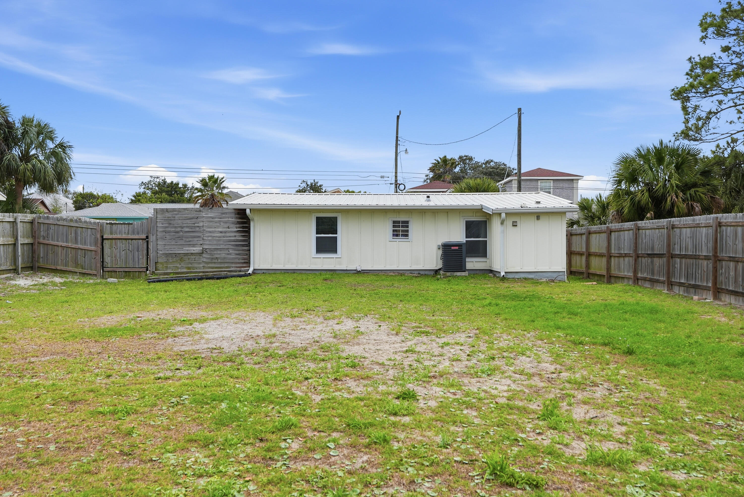 Pinetree Ave, Panama City Beach, FL 32408