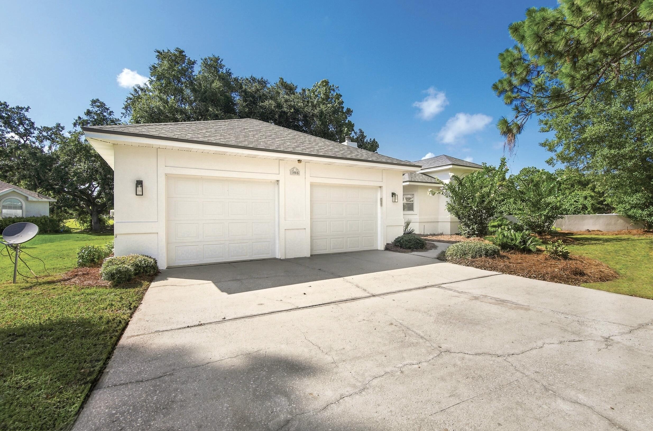 Shalimar Point Dr, Shalimar, FL 32579