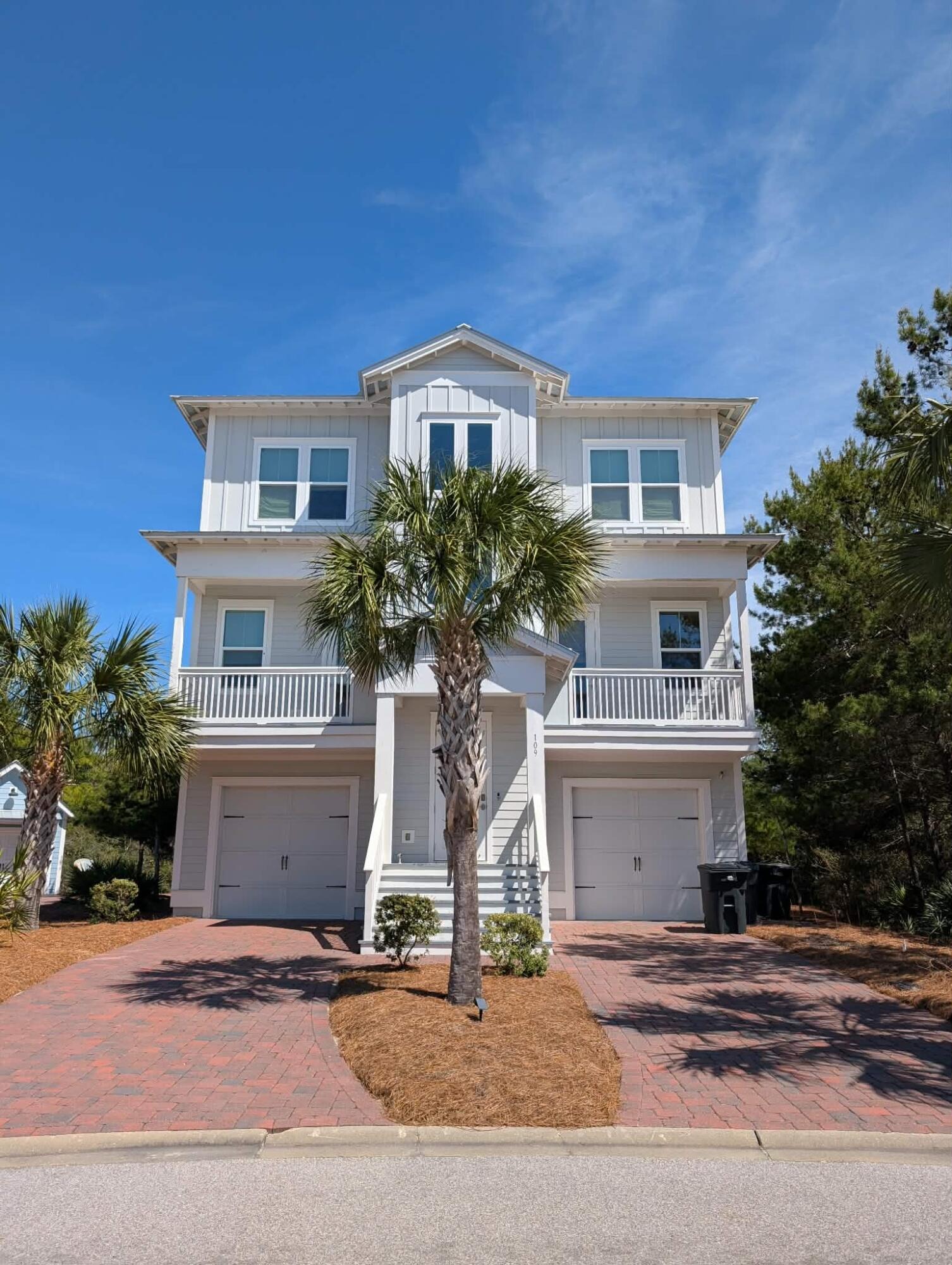 109 E CRABBING HOLE Ln  