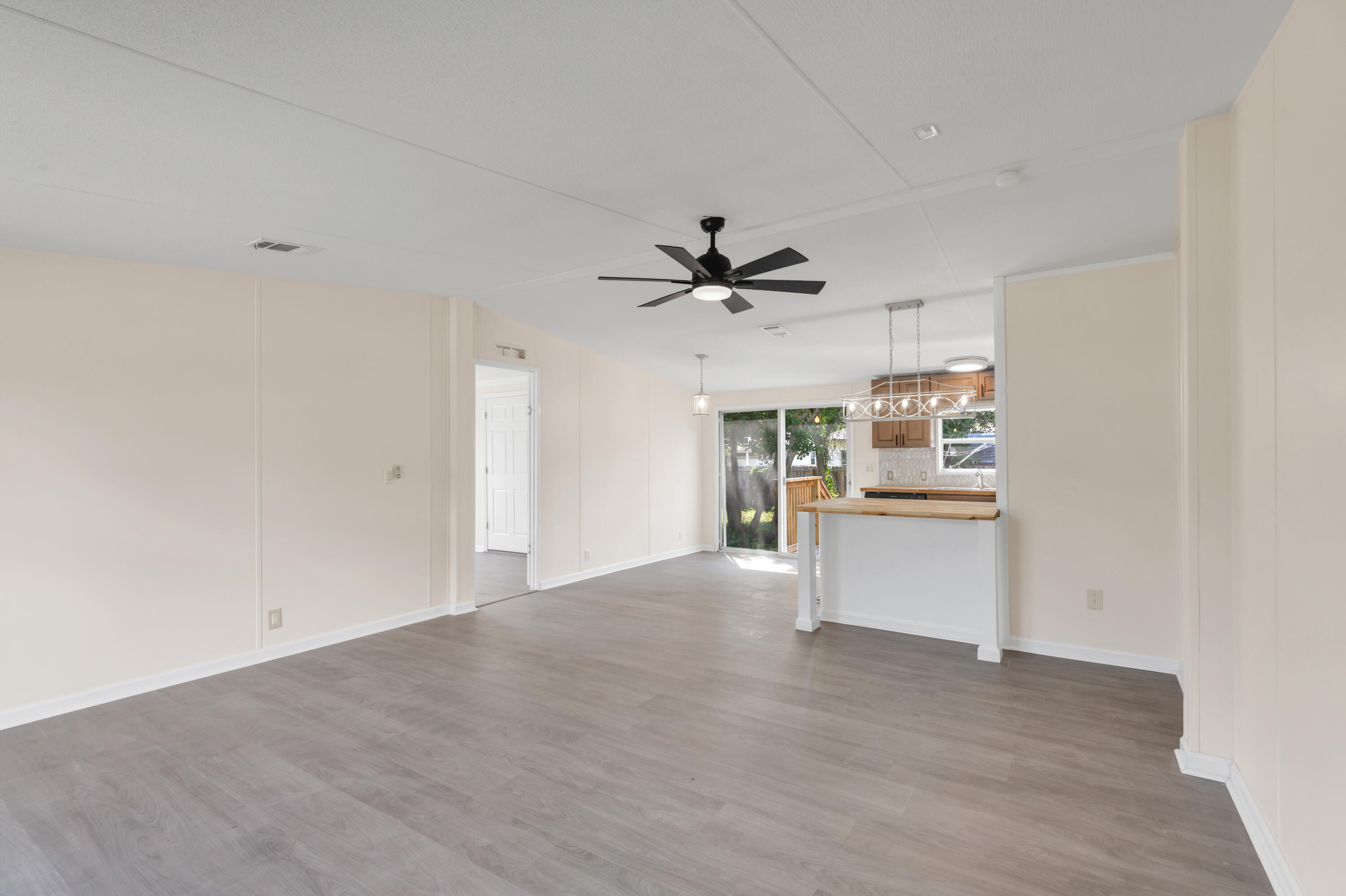 Paschel Ave, Mary Esther, FL 32569 #1