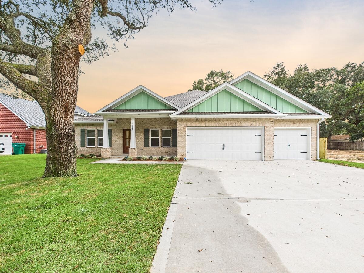 Hillcrest Ave, Valparaiso, FL 32580