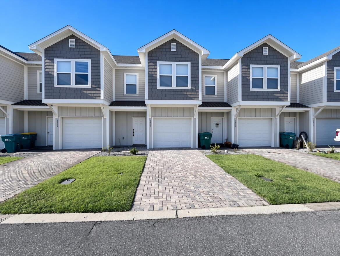 Stable Ln, Fort Walton Beach, FL 32547