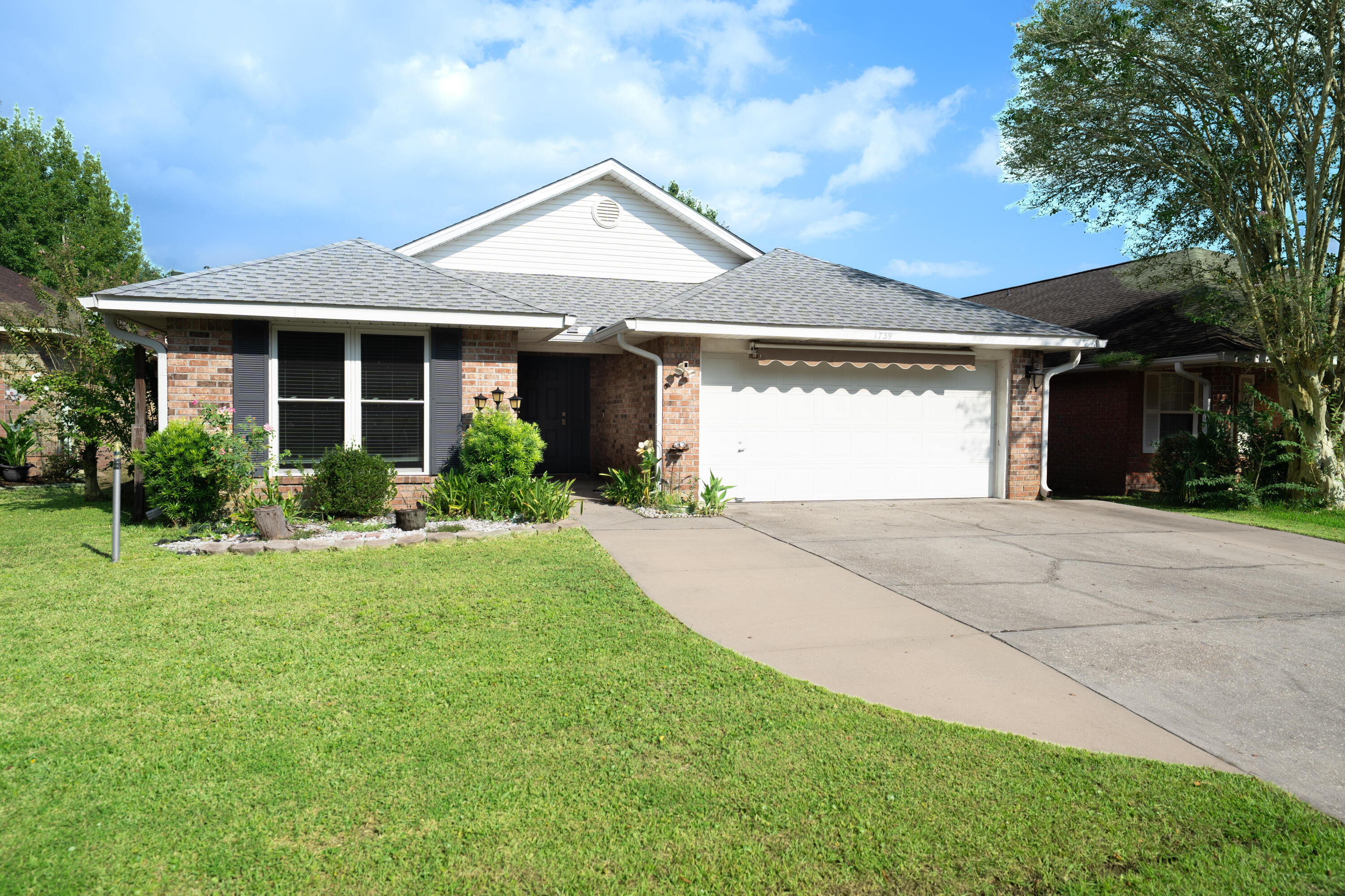 Ivalea Cir, Navarre, FL 32566