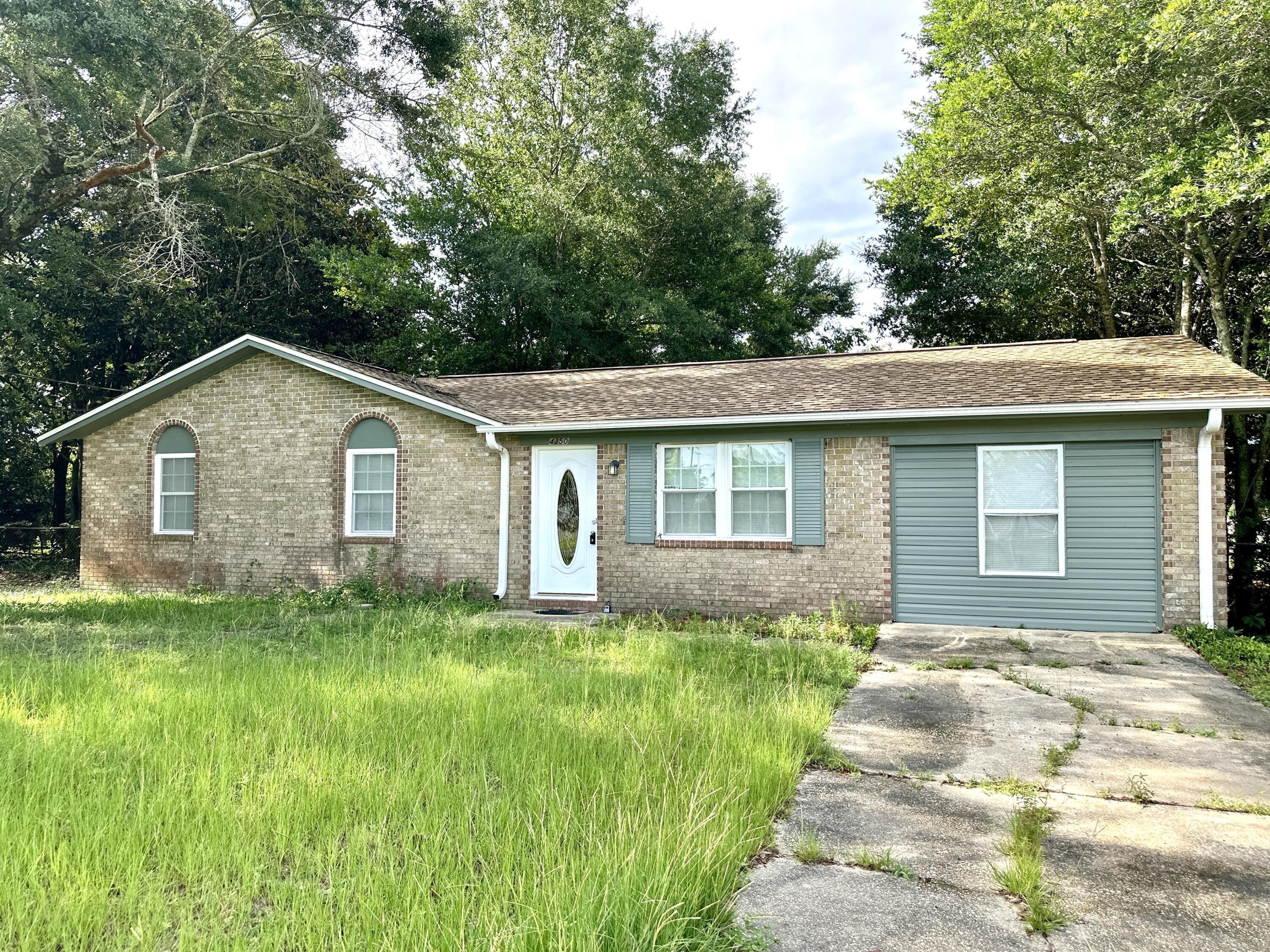 Pine Villa Cir, Milton, FL 32571