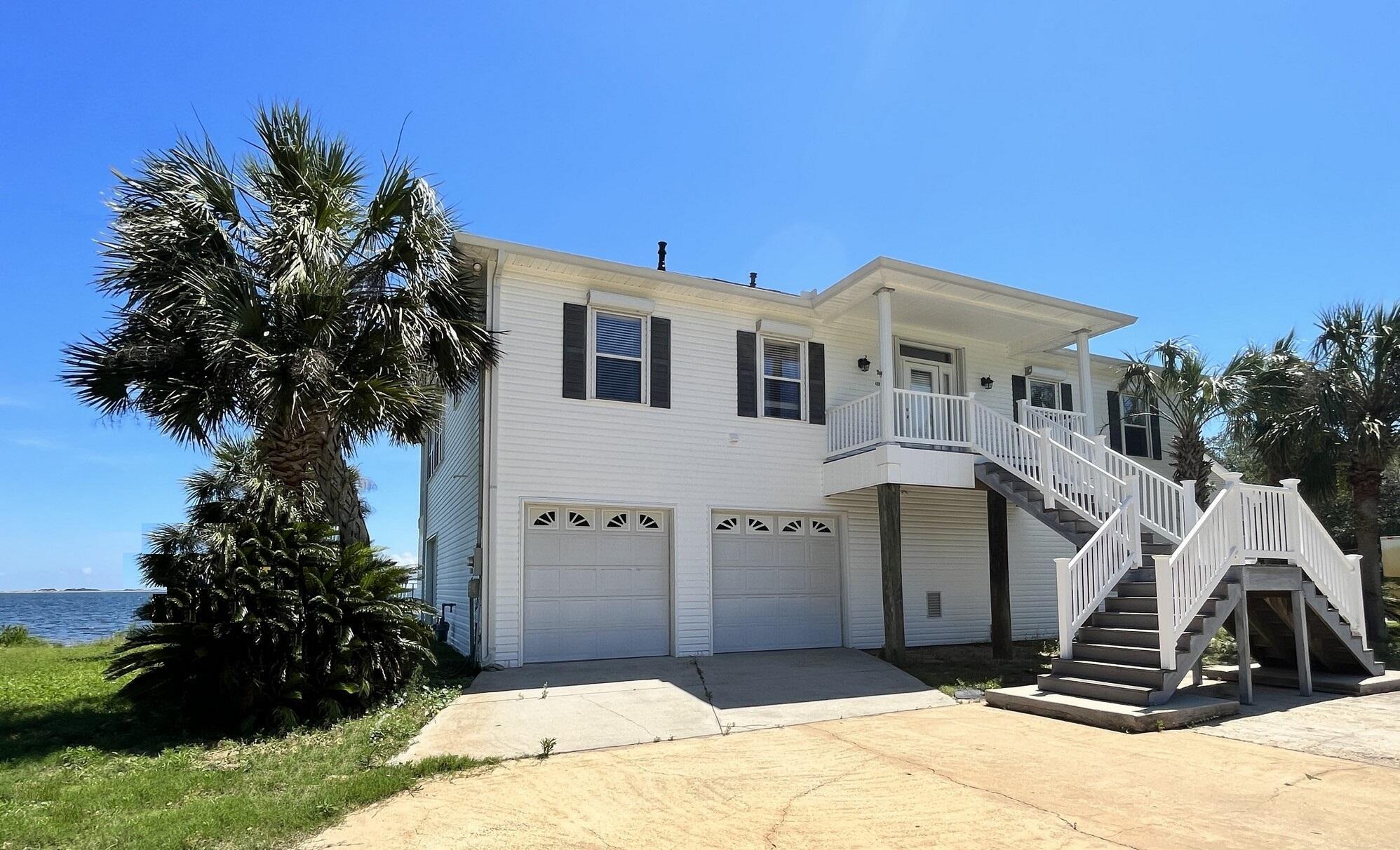 Soundside Dr, Gulf Breeze, FL 32563