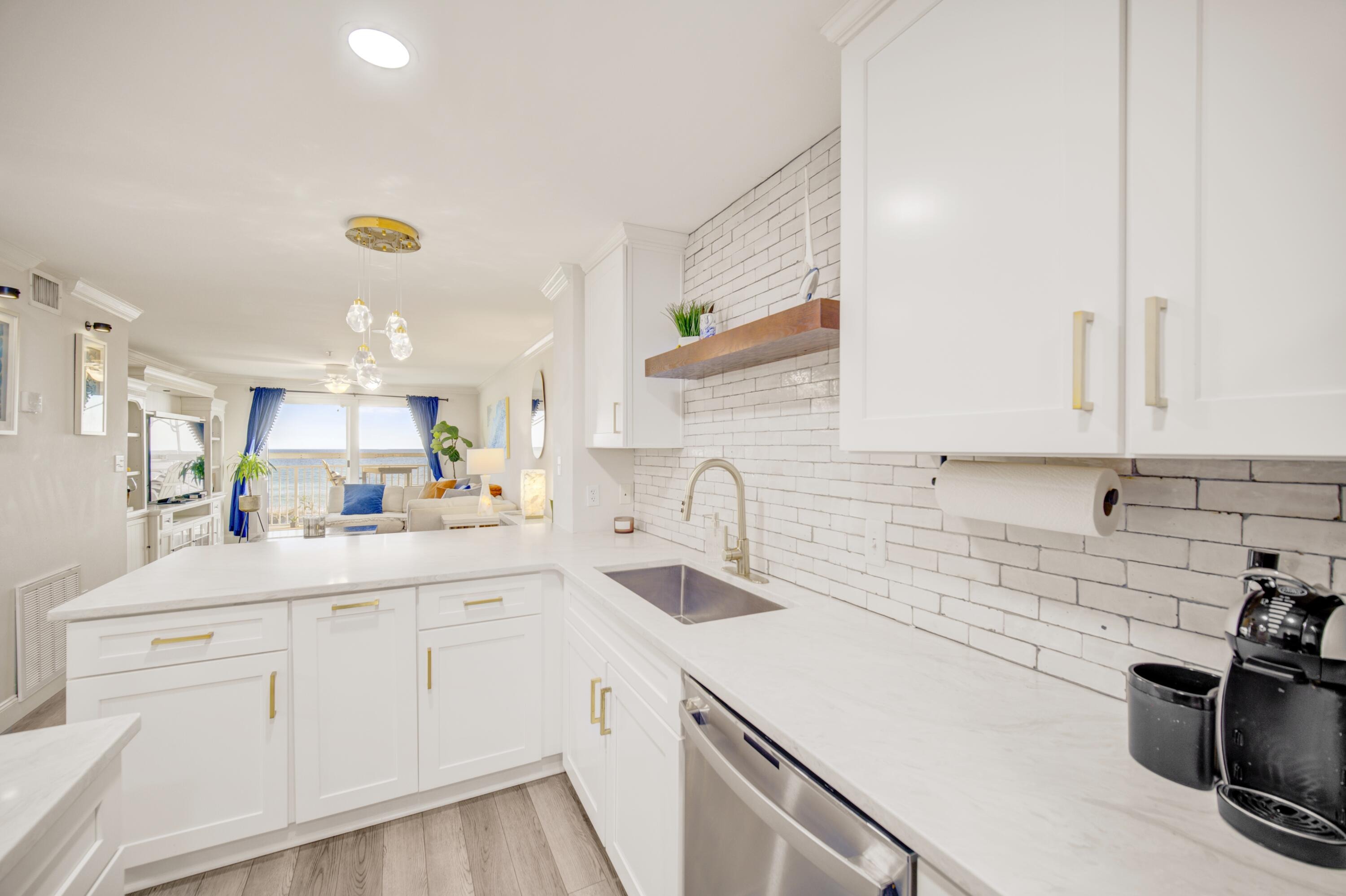 Nautilus Ct, Fort Walton Beach, FL 32548