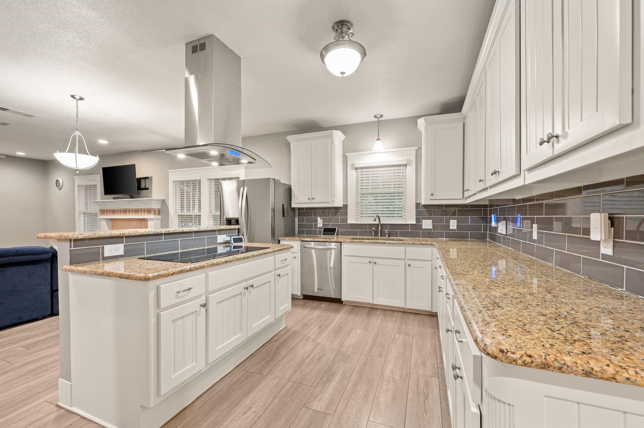 Clements St, Gainesville, TX 76240 #1