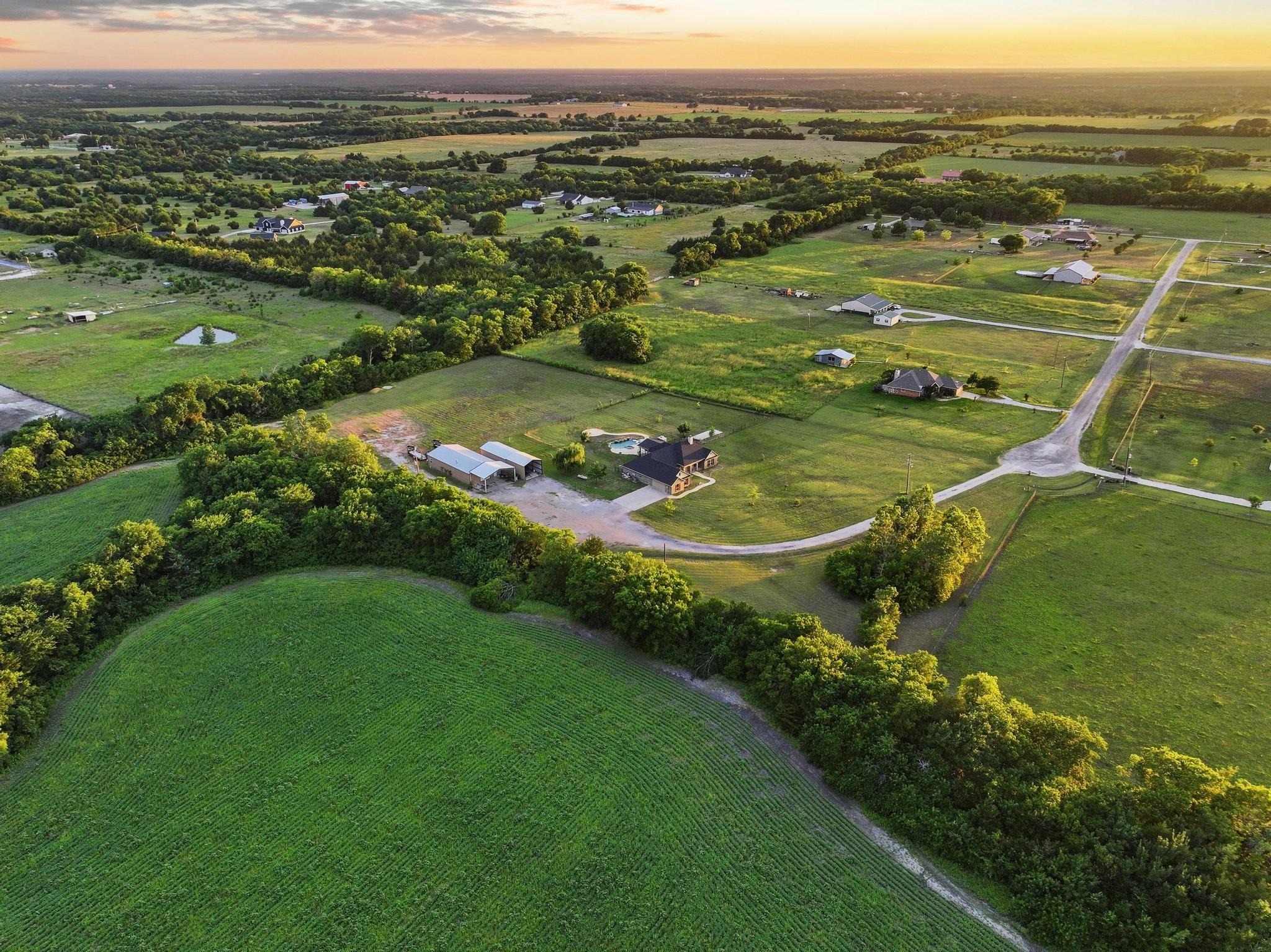 County Road 4421 , Trenton, TX 75490