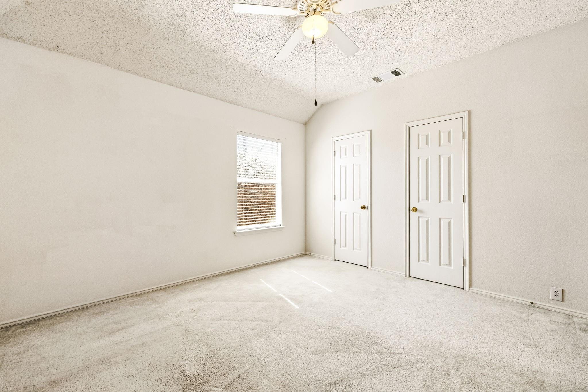 Poplar Ct, Lake Dallas, TX 75065