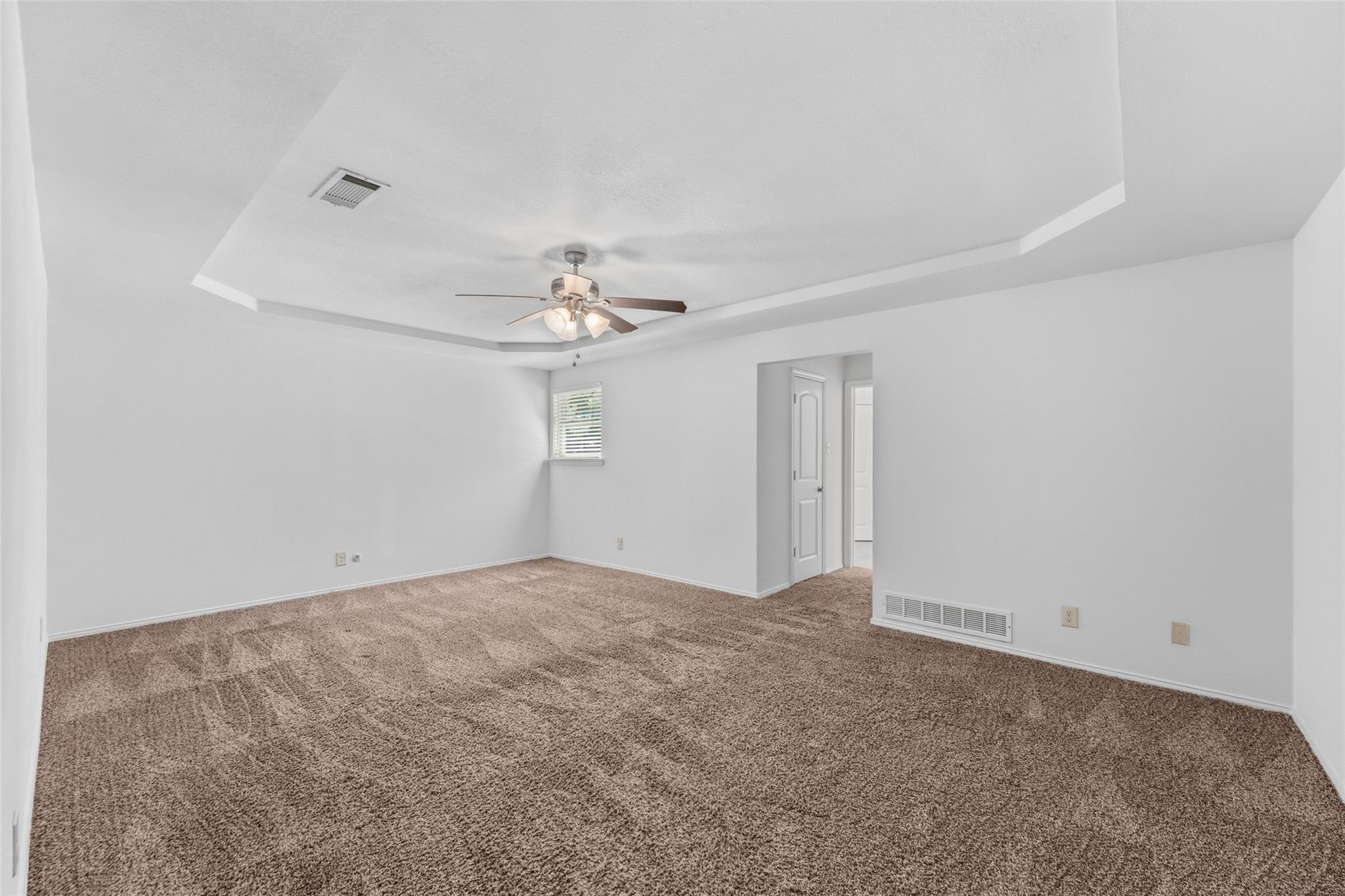 Creekford Dr, Arlington, TX 76012