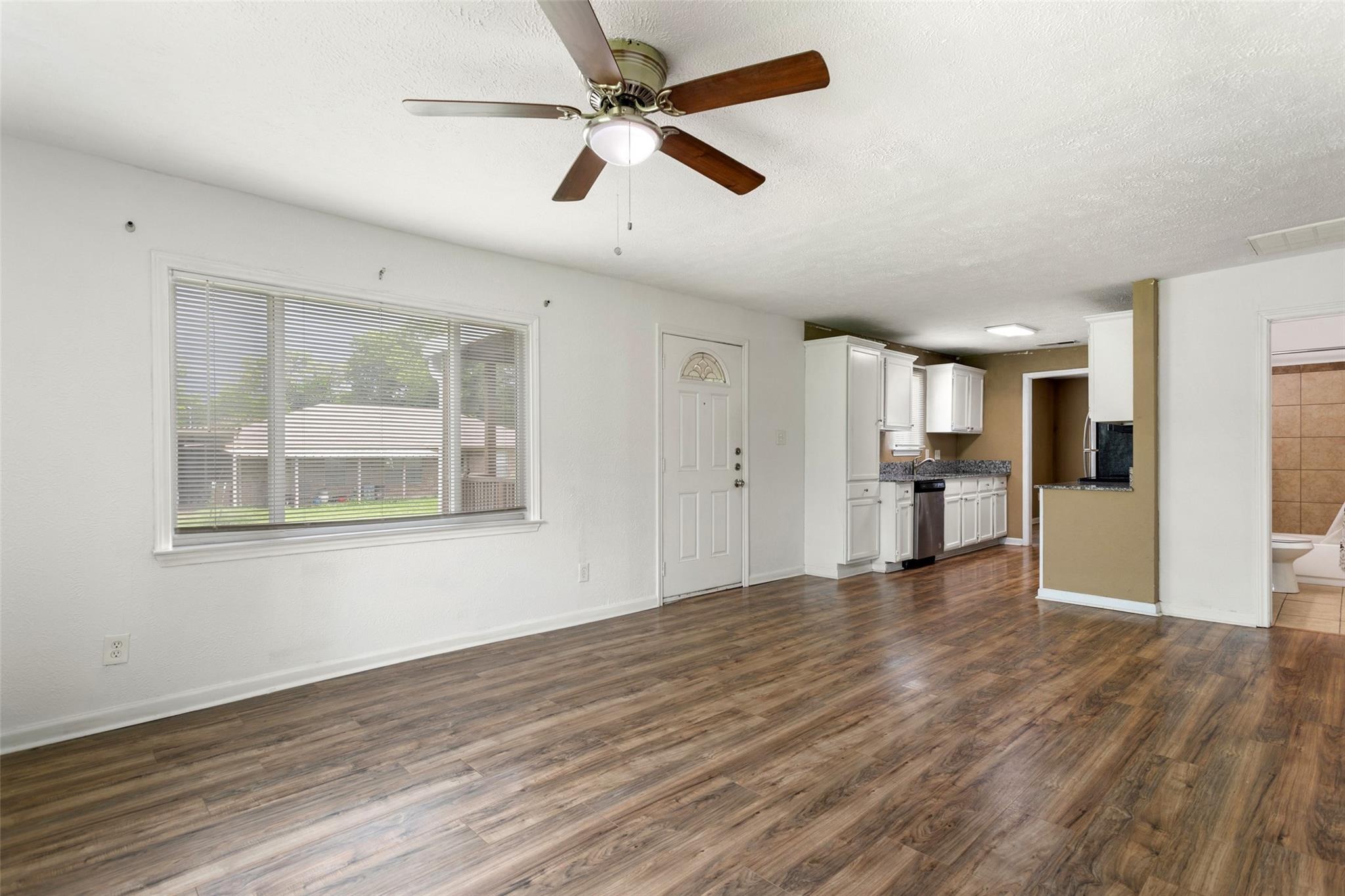 New St, Lone Oak, TX 75453