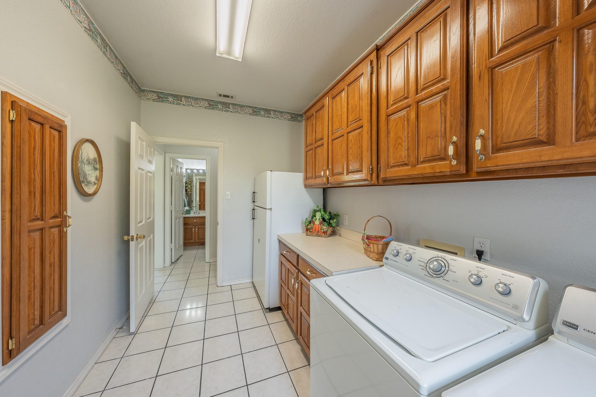 Floyd Hampton Rd, Crowley, TX 76036