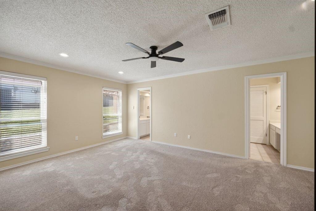 High Vista Ct, Fort Worth, TX 76112