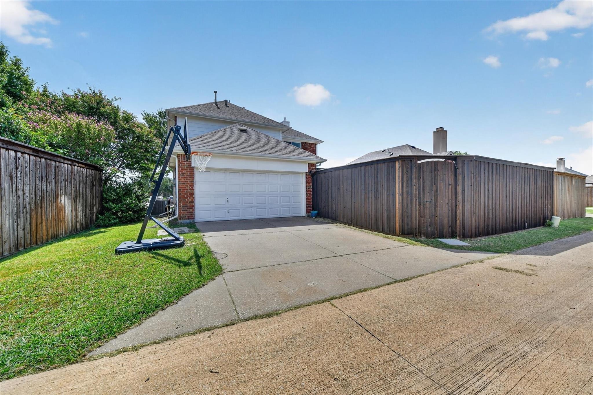 Apache Dr, The Colony, TX 75056
