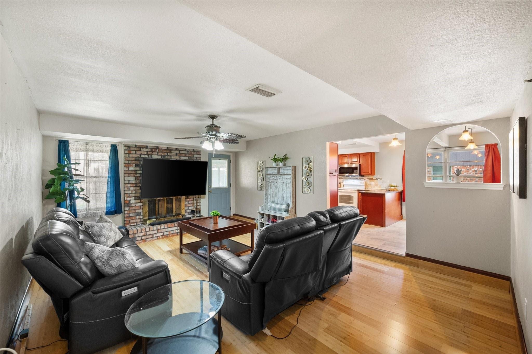 Mardell Dr, Arlington, TX 76016 #1
