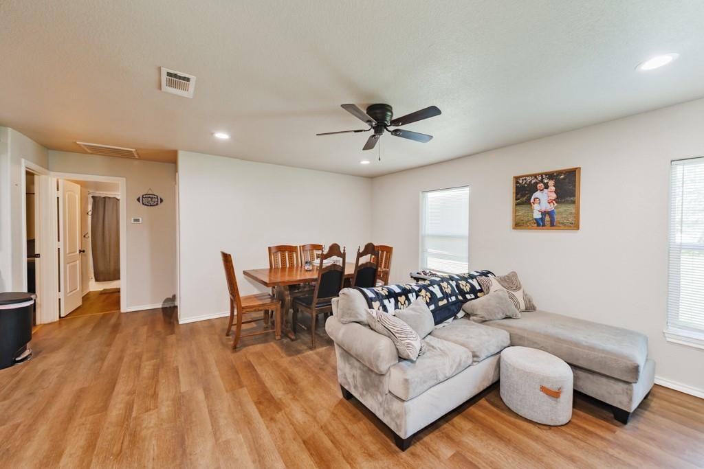Live Oak St, Alvord, TX 76225