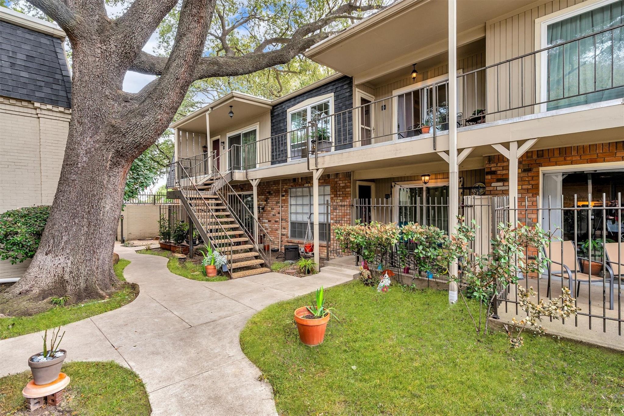 Fleetwood Oaks Ave, Dallas, TX 75235 #1