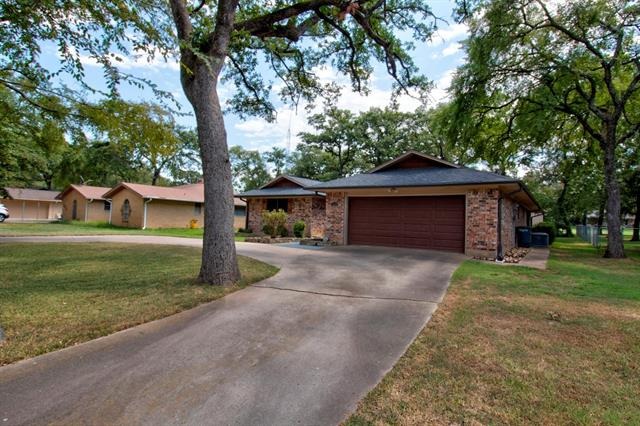 Kiowa Dr, Gainesville, TX 76240