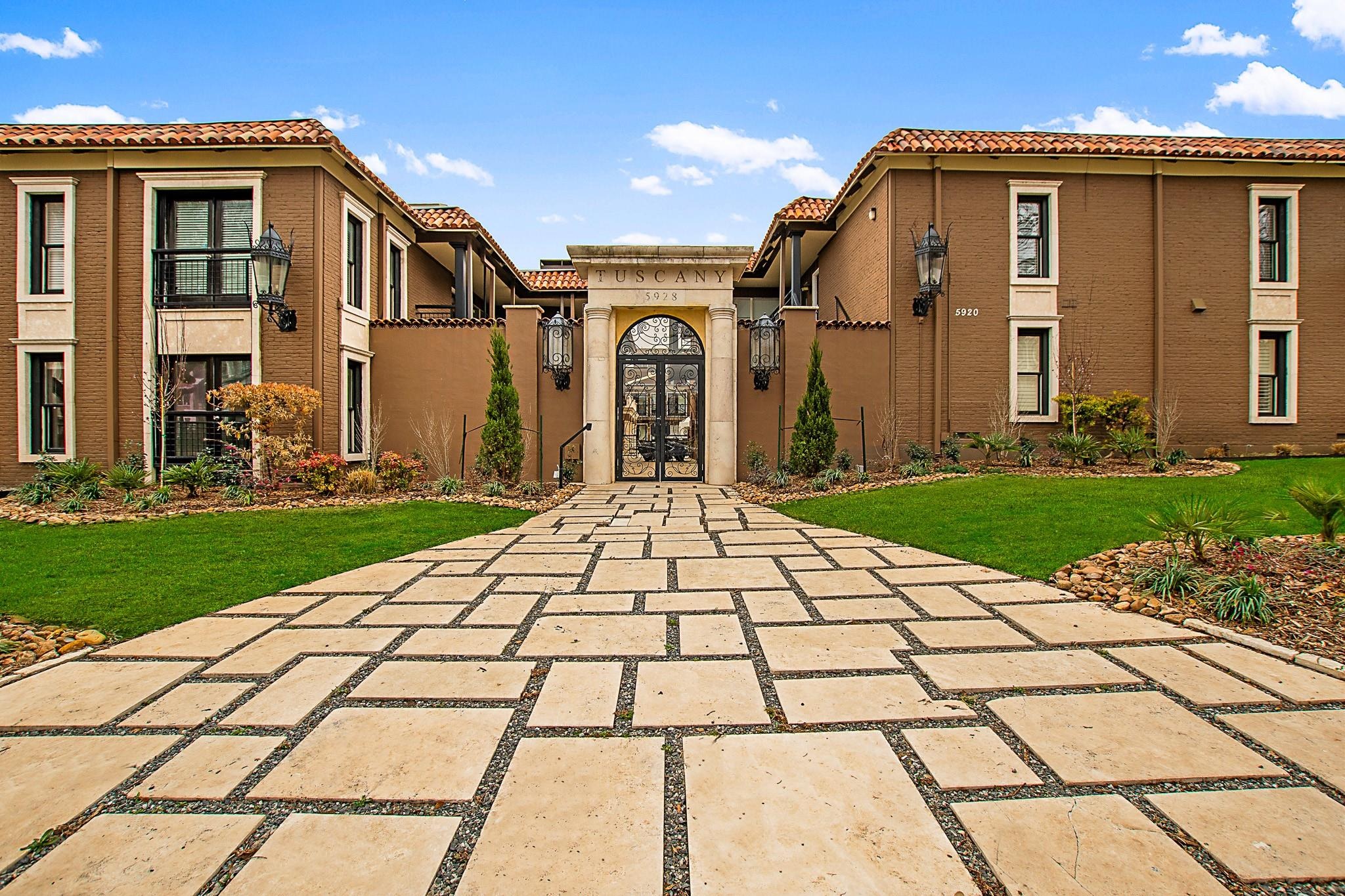 Sandhurst Ln, Dallas, TX 75206 #1