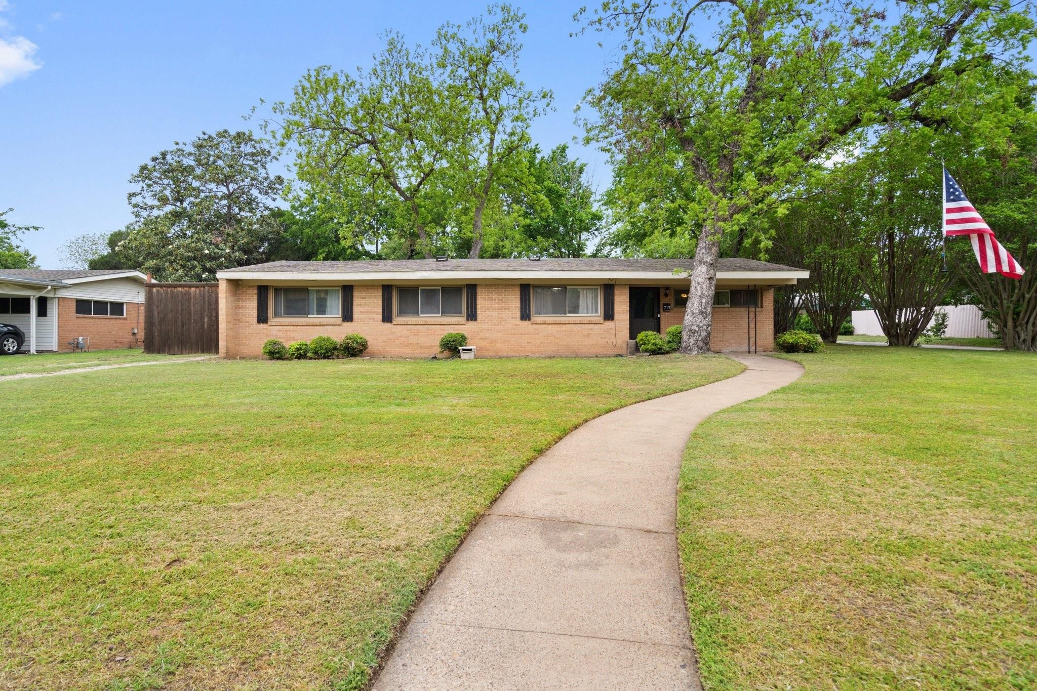 Van Horn Dr, Irving, TX 75060 #1