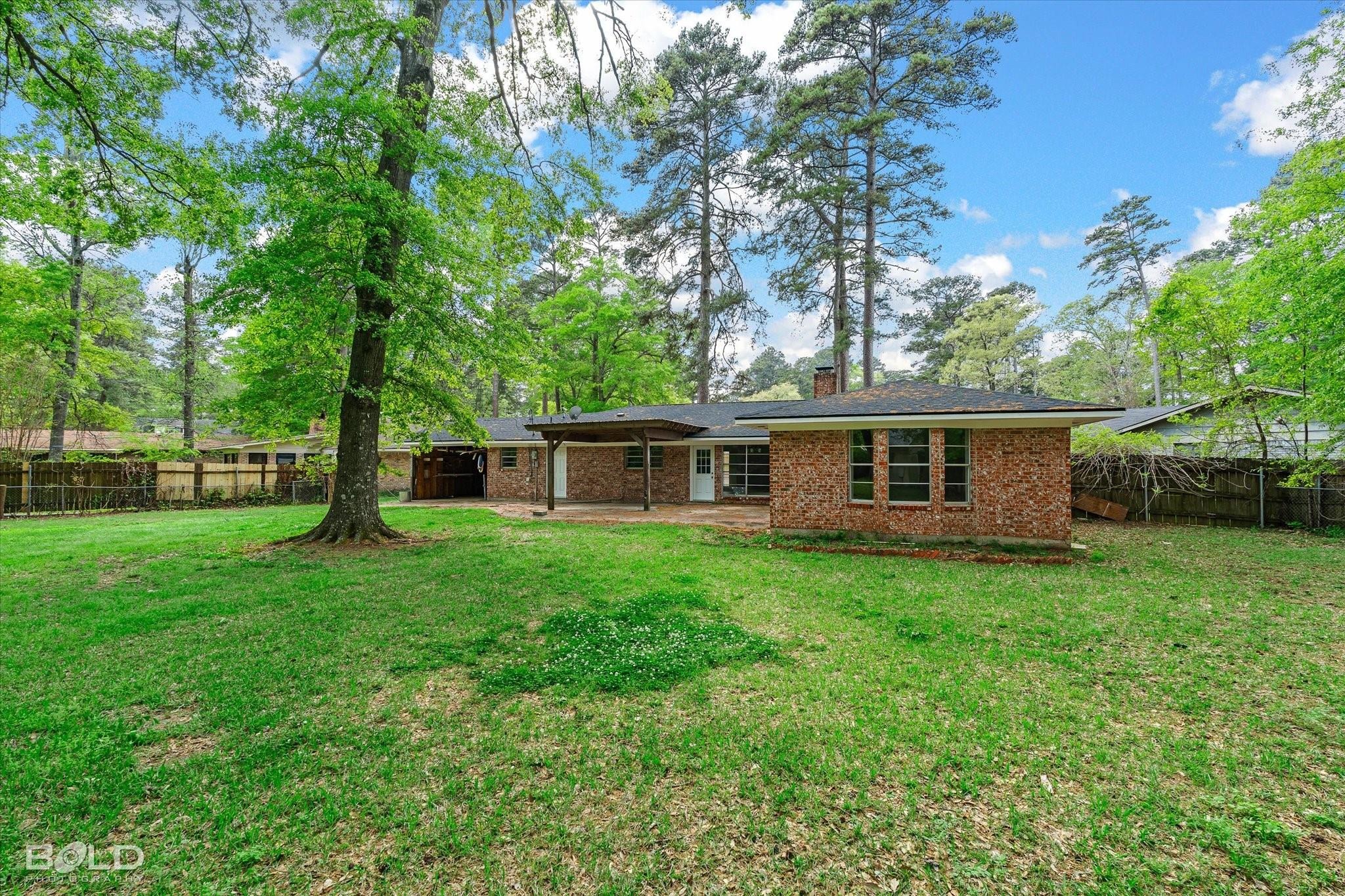 Hemlock Cir, Shreveport, LA 71118