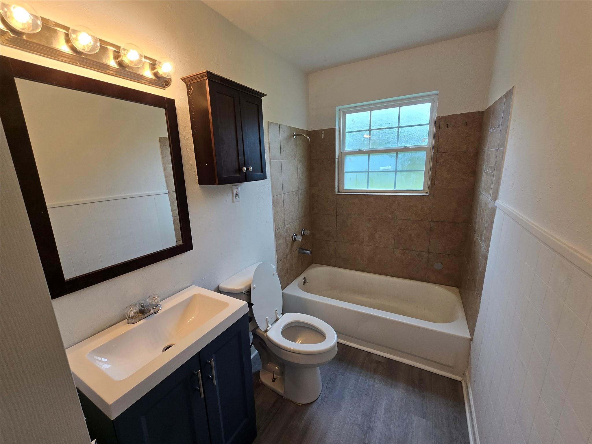 Sunshine Dr, Fort Worth, TX 76105