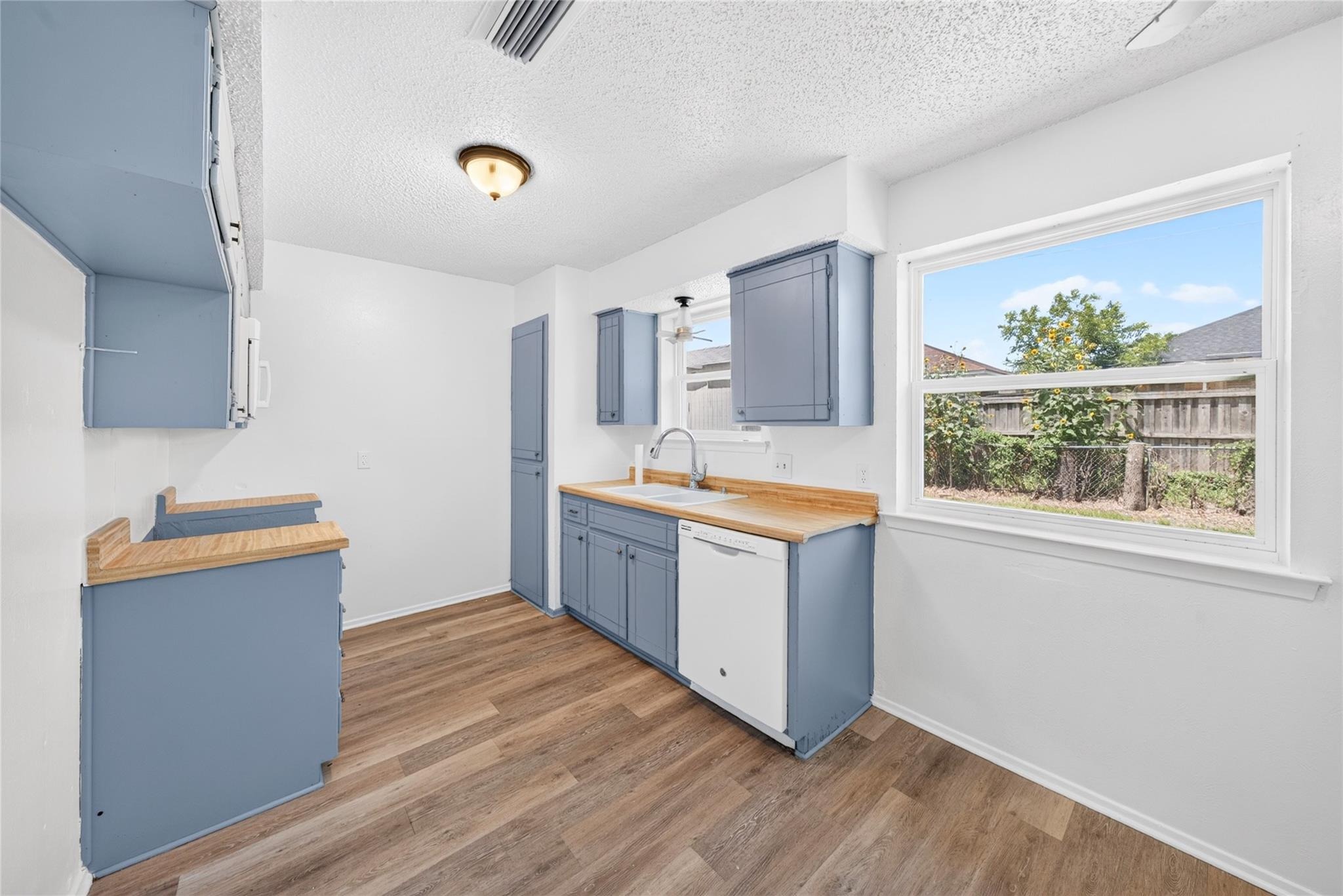 Lisa St, Grand Prairie, TX 75051 #1