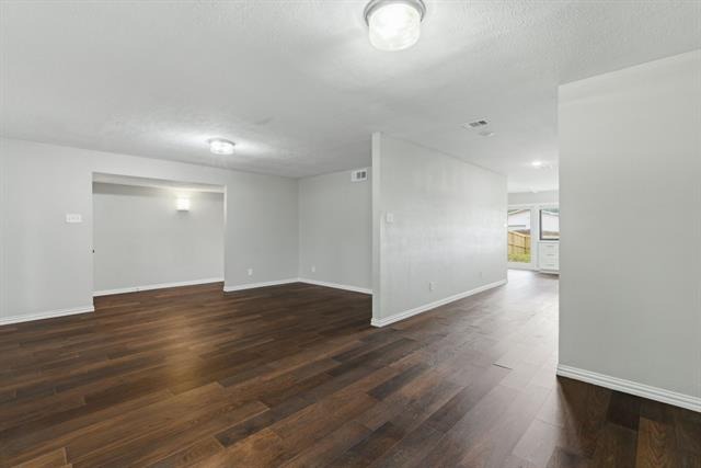 Faircove Cir, Garland, TX 75043