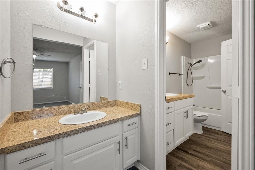 Rush Springs Dr, Arlington, TX 76016