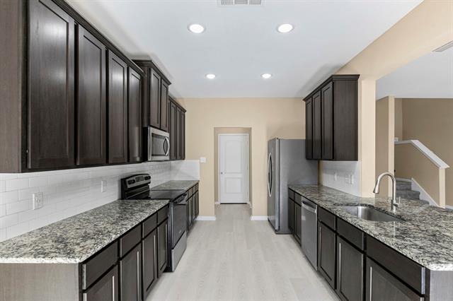 Kinglet St, Desoto, TX 75115