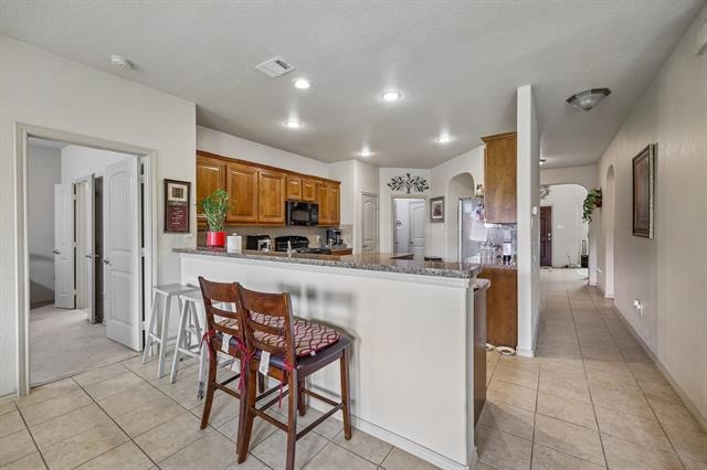 Prestwick Dr, Arlington, TX 76001