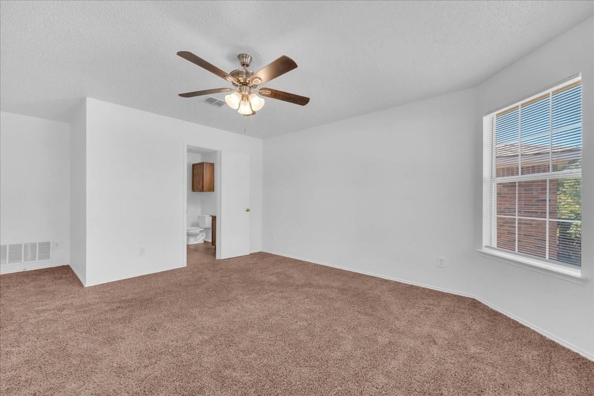 Mallory Ln, Lancaster, TX 75134