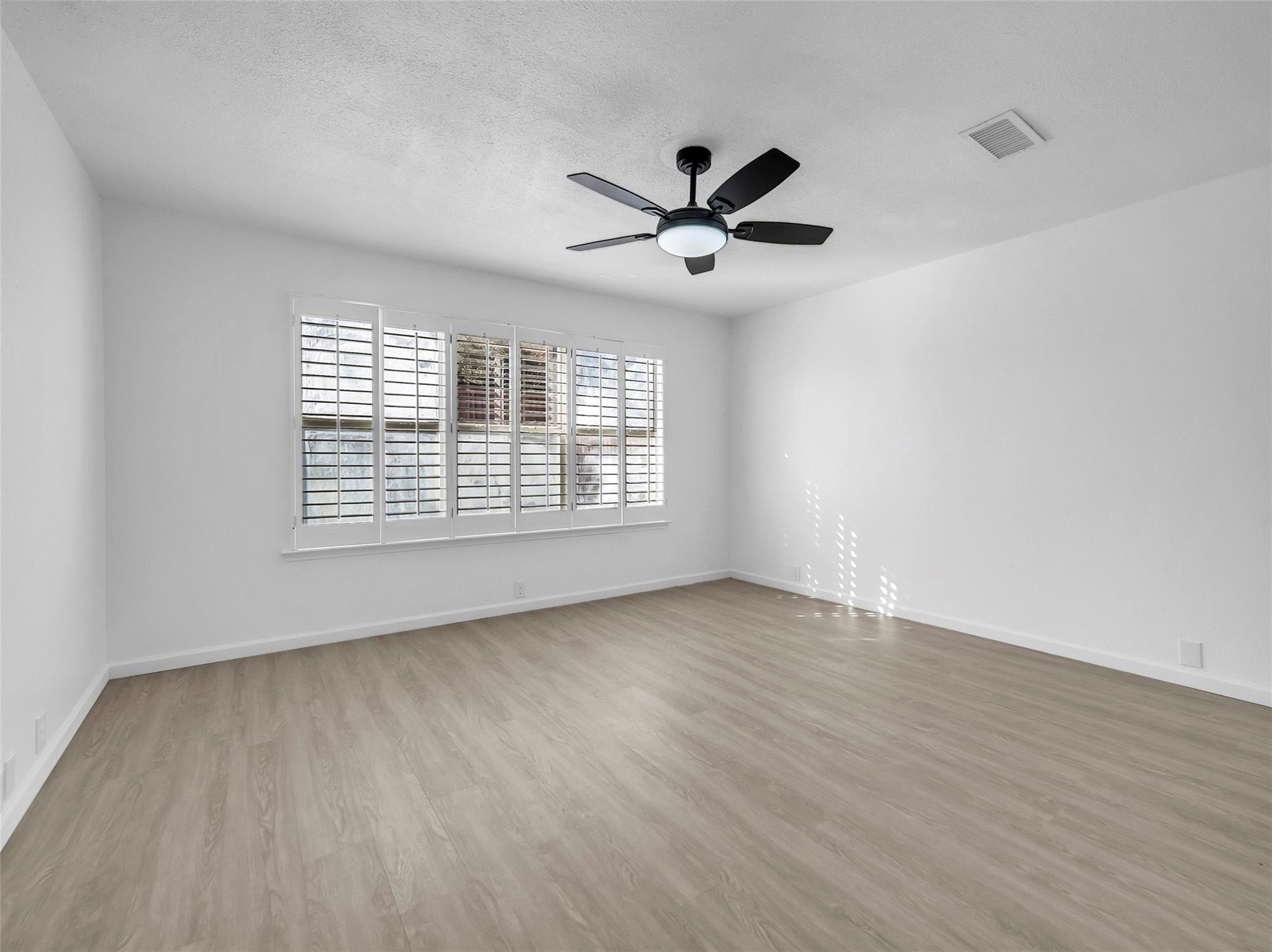 Vista Verde Dr, Arlington, TX 76017