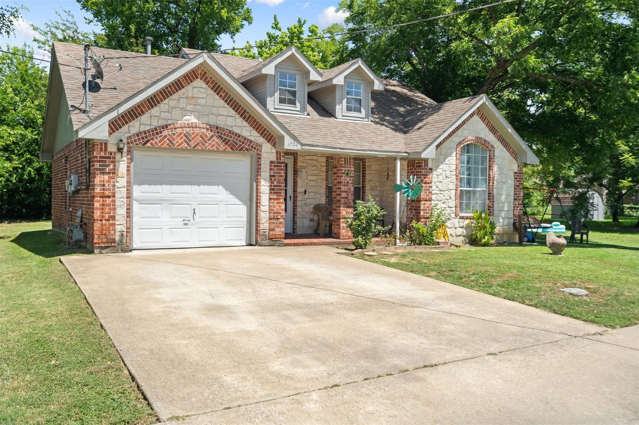 Willow Hollow Dr, Garland, TX 75040 #1