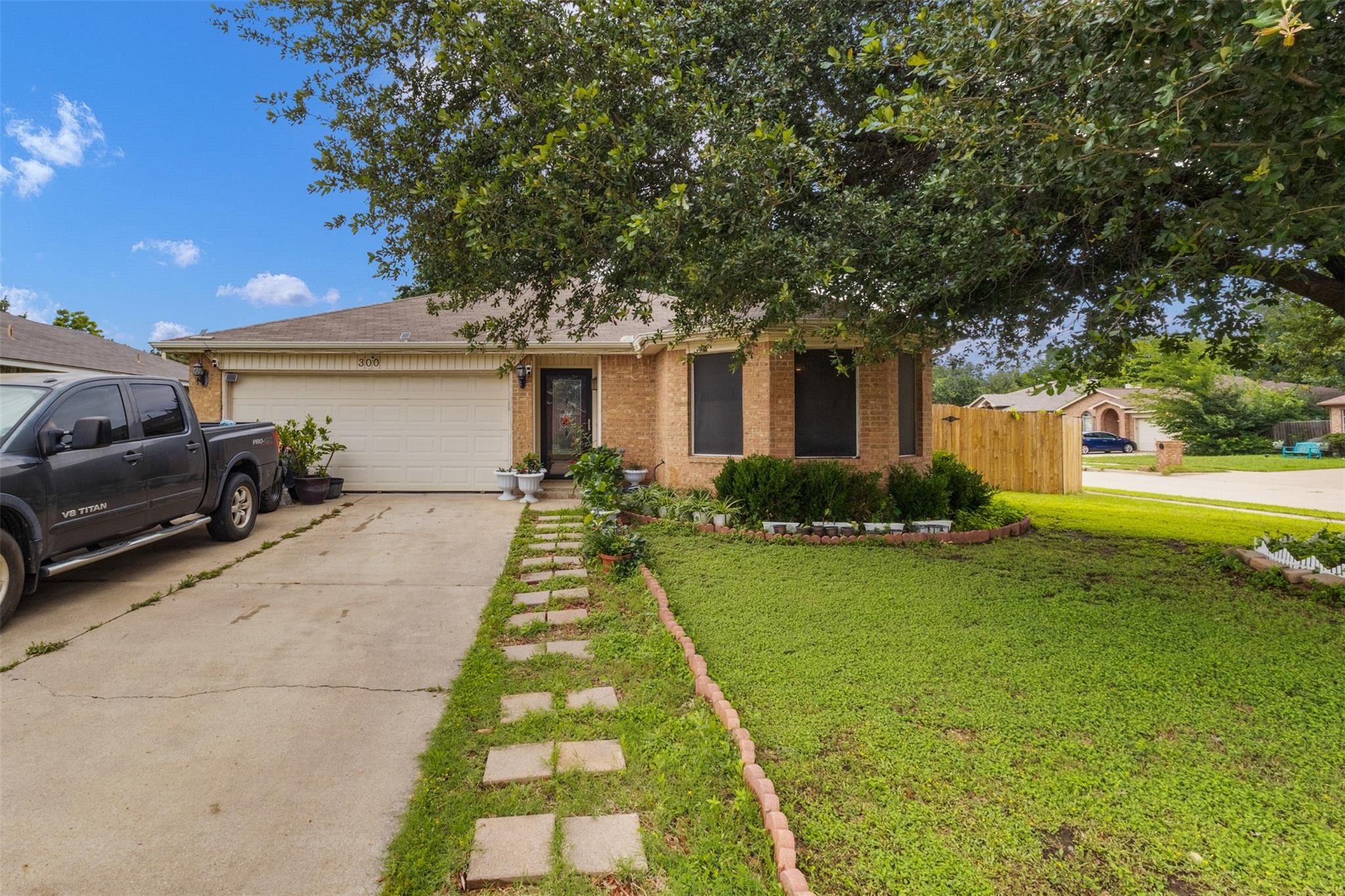 Comiskey Ct, Saginaw, TX 76179