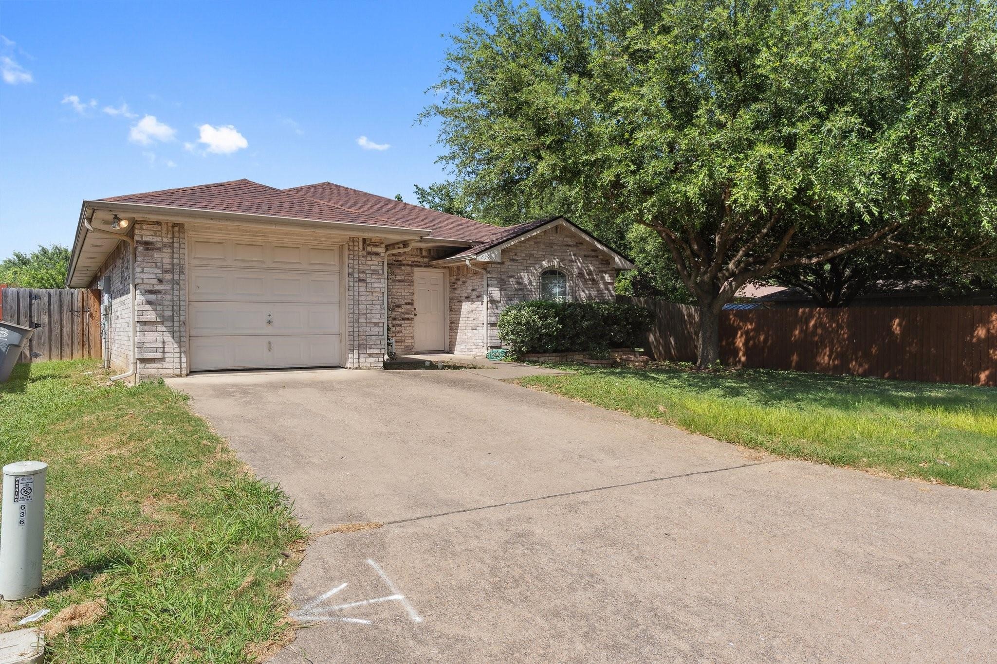 Yarrow Cir, Dallas, TX 75217 #1