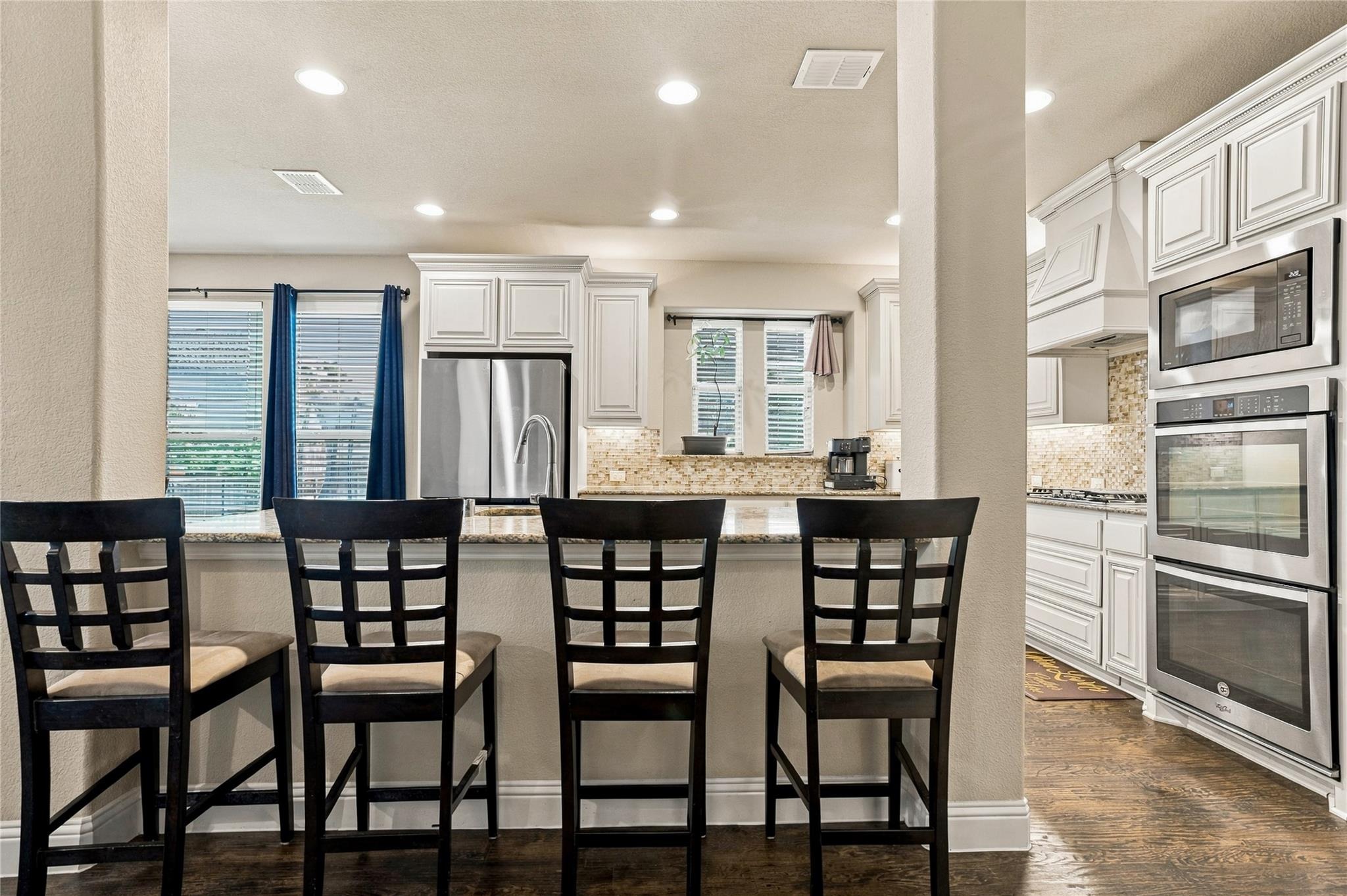Mariposa Dr, Grand Prairie, TX 75054 #1