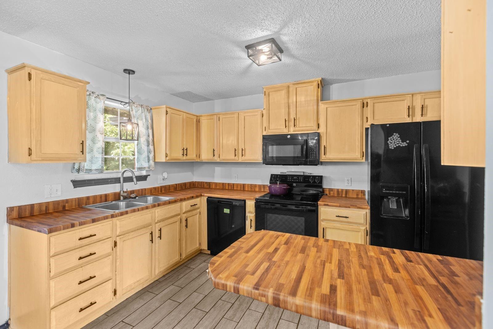 Hickory St, Blossom, TX 75416 #1