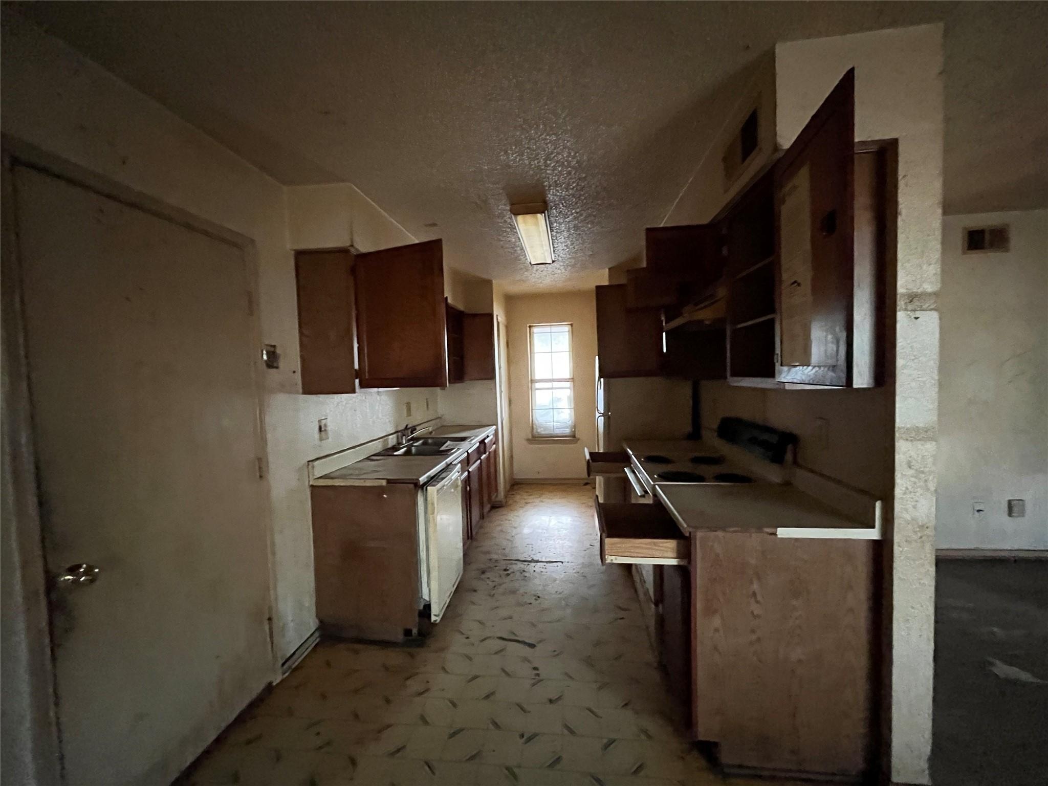 Phillips Cir, Kaufman, TX 75142 #1